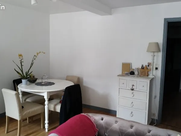 Loue très joli T2 immeuble calme