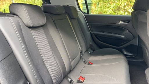 Peugeot 308 1.2 PureTech 130 - Allure – 2020 – 6964 km – Essence – Boîte Manuelle — photo 32
