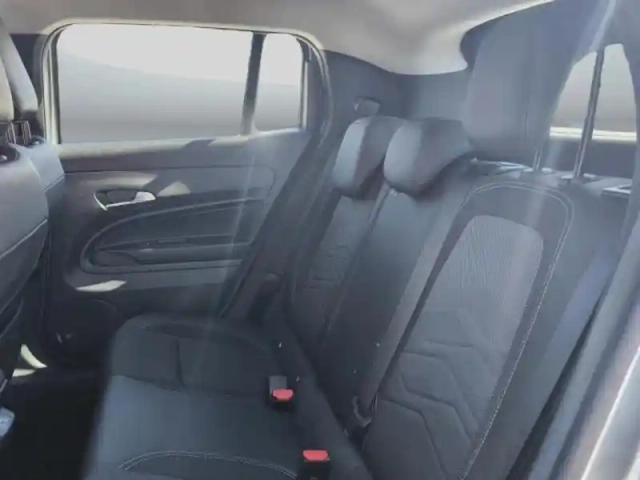 Jeep Avenger 1.2 turbo t3 100ch altitude — photo 12