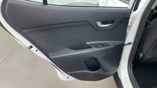 Kia Stonic 1.0 t-gdi 100 ch bvm6 — photo 27