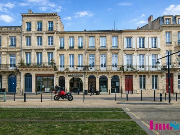 LOCAL COMMERCIAL à VENDRE