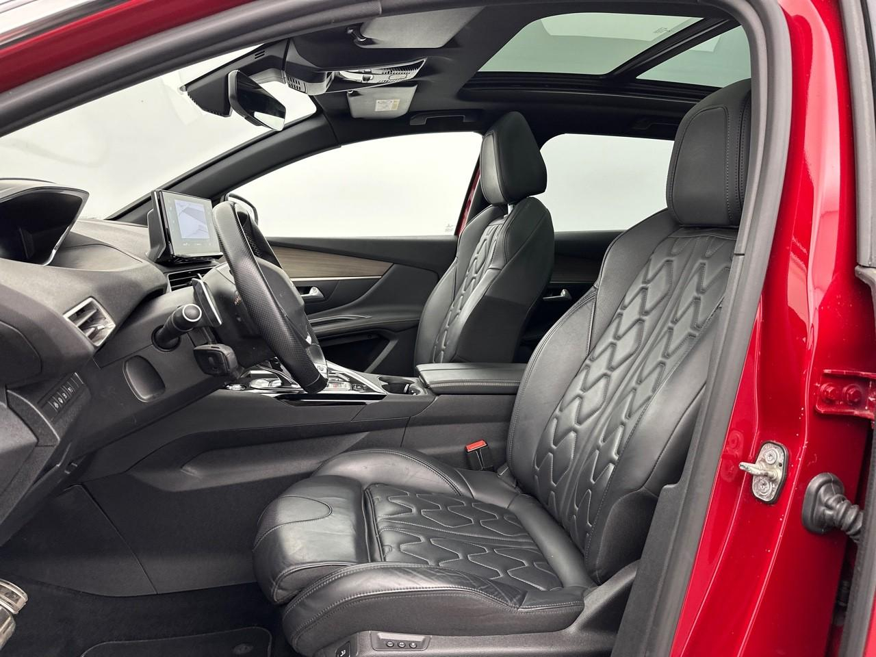 Peugeot 3008 hybrid4 300 e-eat8 gt — photo 9