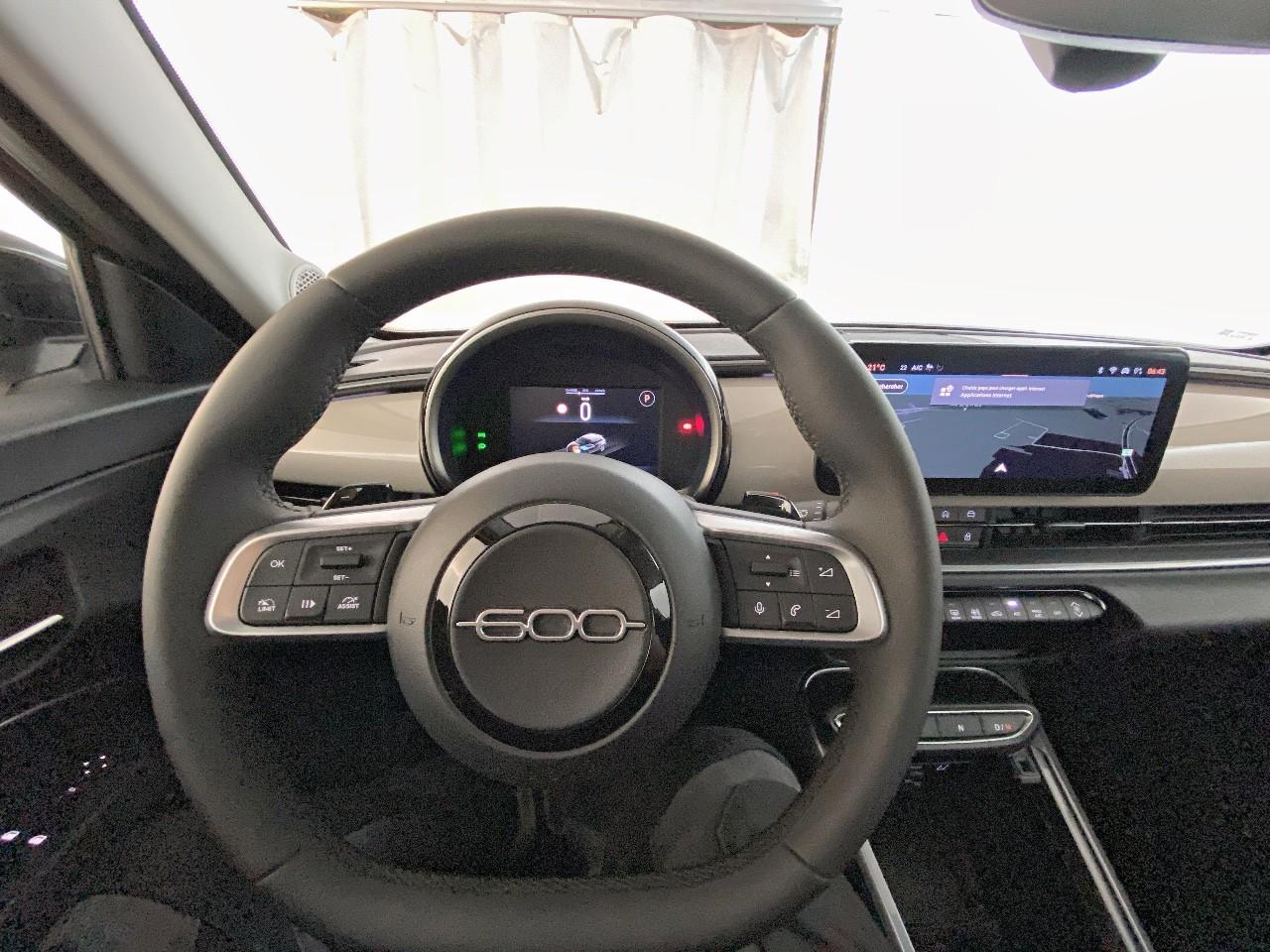 Fiat 600 t-gen 3 1.2 hybrid 145ch edct6 pop — photo 12