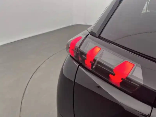 Peugeot 2008 puretech 100 s&amp;s bvm6 — photo 92
