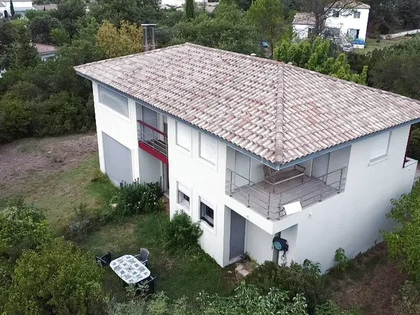 À VENDRE SECTEUR QUISSAC VILLA 4 CHAMBRES AVEC TERRAIN 2500m2