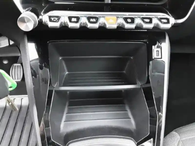 Peugeot 208 puretech 75 s&amp;s bvm5 — photo 14