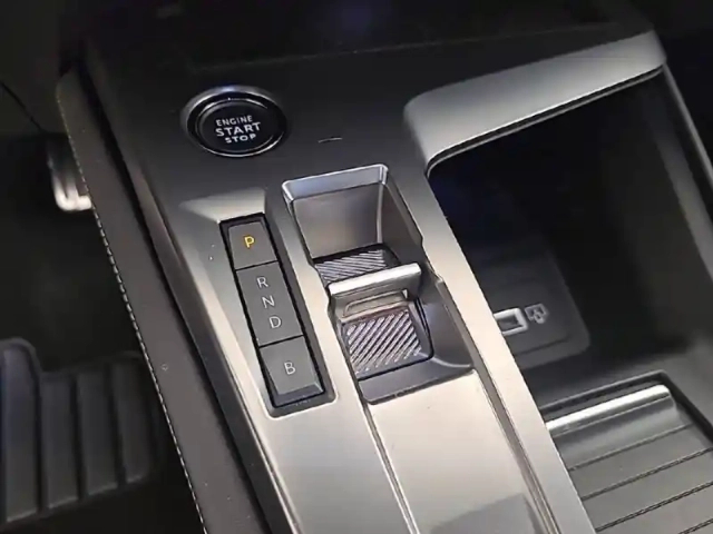 Peugeot 308 phev 225 e-eat8 — photo 98