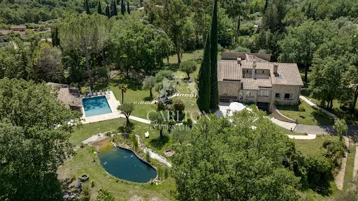 Villa 15 pièces 650 m²