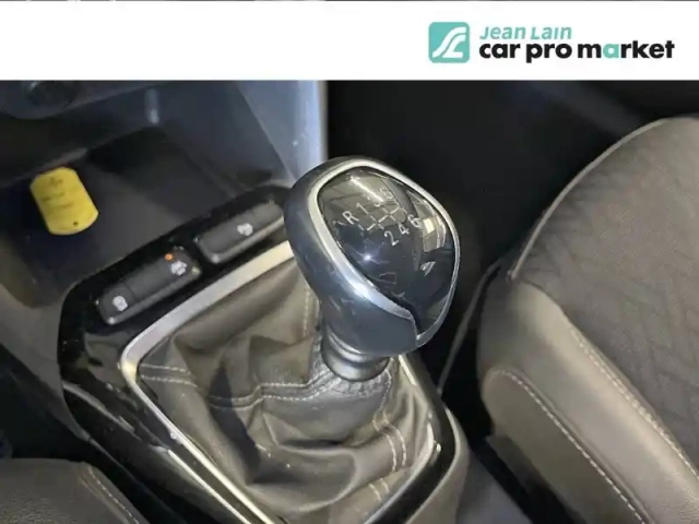 Opel Corsa 1.2 turbo 100 ch bvm6 — photo 16