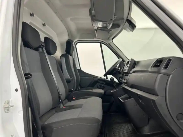 Renault Master fgn trac f3500 l2h2 blue dci 135 — photo 32