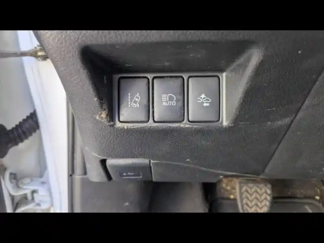 Toyota Yaris 110 vvt-i france 5p rc18 — photo 13