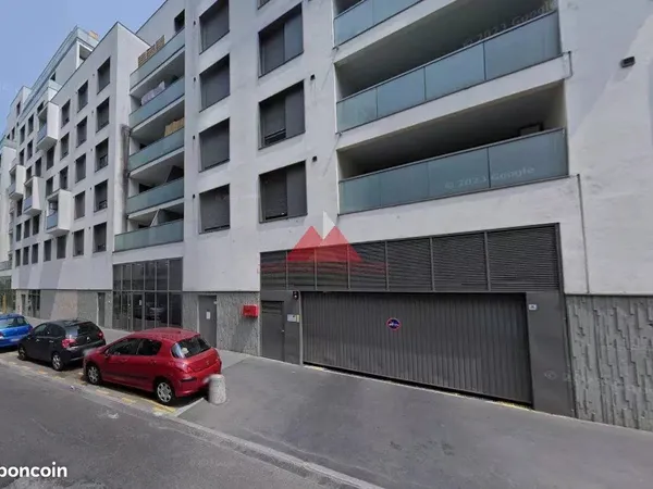 Parking/box 1 pièce 15 m²