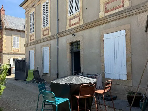 Maison type 7 en centre ville
