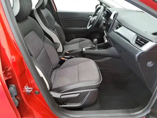 Renault Captur blue dci 115 edc — photo 24