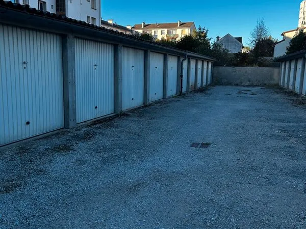 Garage à louer