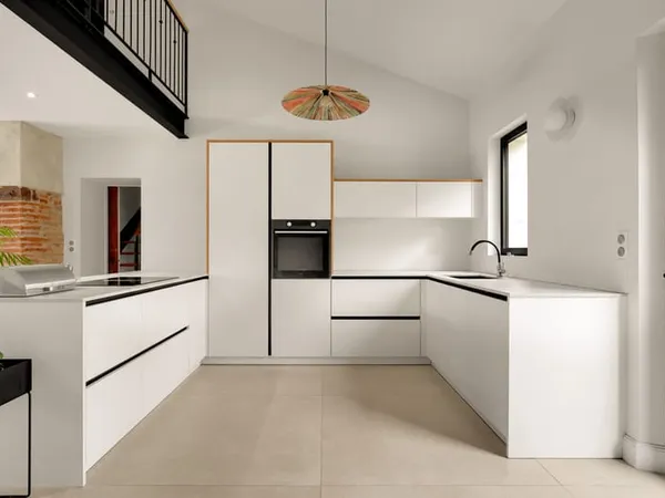 BALMA - LONGÈRE DE CHARME, ESPRIT CONTEMPORAIN ET FORT POTENTIEL