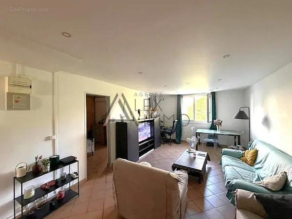 Appartement type 4 - 88 m2 - Marseille 11ème - 190 000 €*
