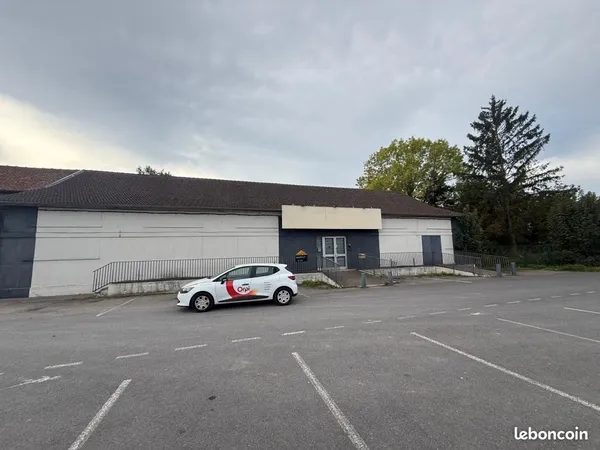 Local commercial 297 m²