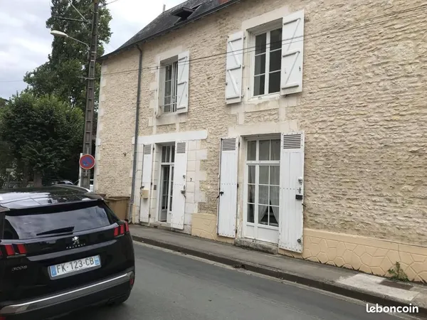Joli maison centre Neuville e Poitou