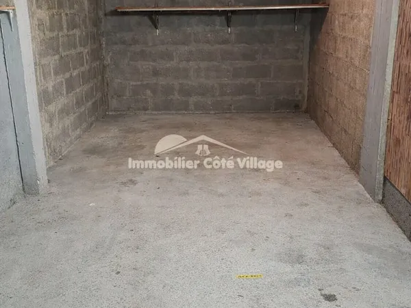 GARAGE 18 M2 À VENDRE NICE L'ARIANE 18 000 EUR