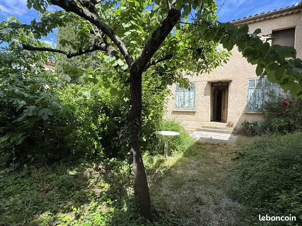 Maison 8 pièces 230 m²