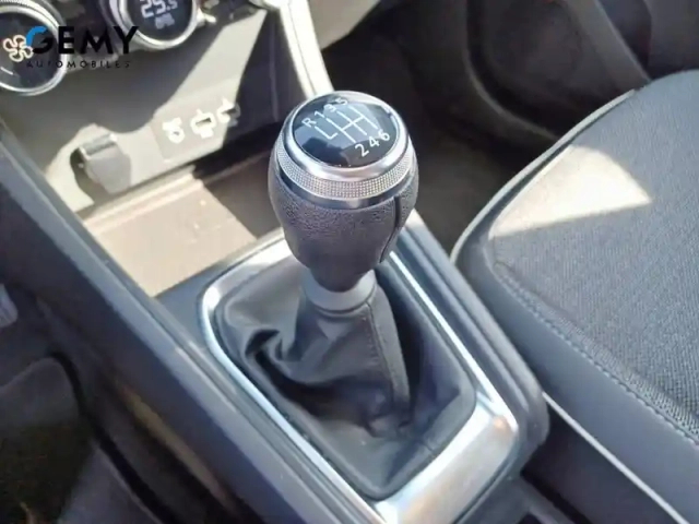 Renault Captur tce 140 - 21 — photo 59