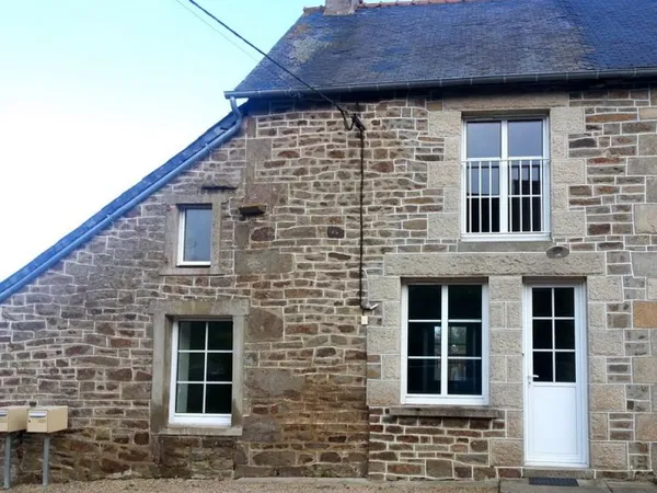 A VENDRE MAISON 2 CHAMBRES -A ST HELEN, AXE RENNES SAINT BRIEUC, A 10 MINUTES DE DINAN