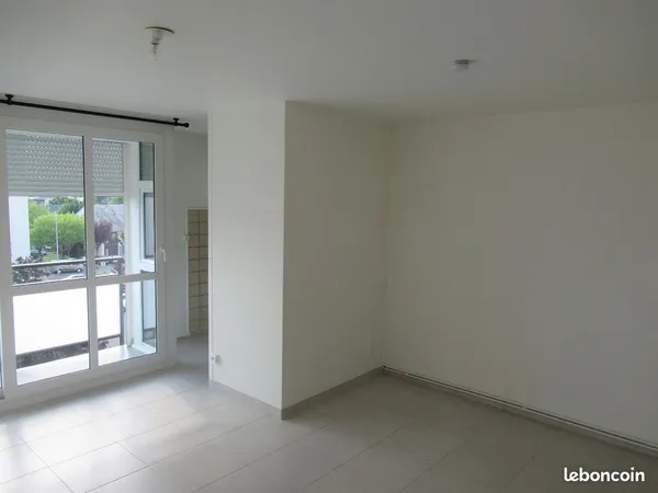 Location studio F1 bis à Chambray-les-Tours
