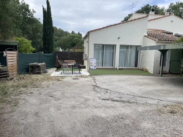 Loue studio avec extérieur