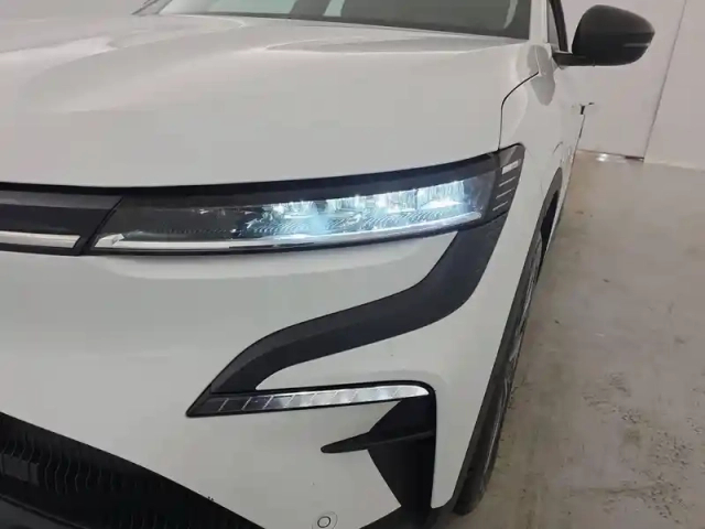 Renault Megane e-tech ev60 130ch super charge — photo 24