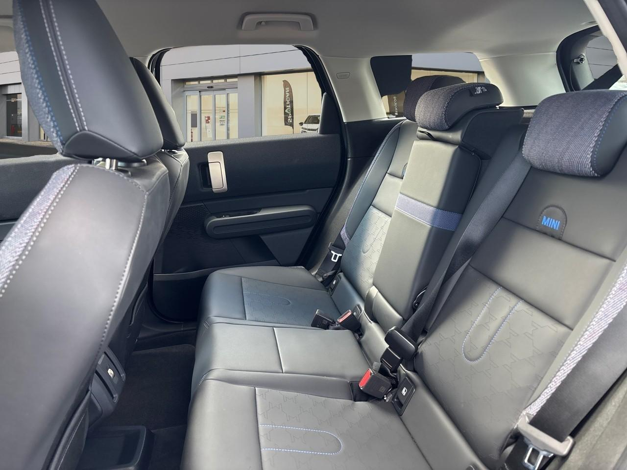 Mini Countryman e 204ch classic — photo 10