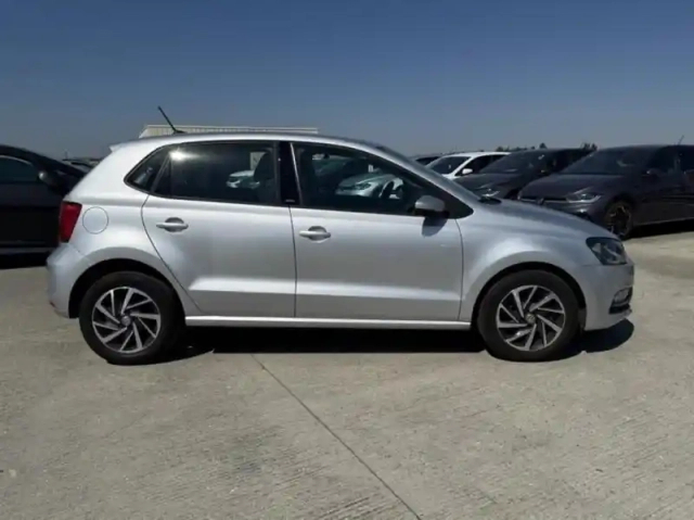 Volkswagen Polo 1.2 tsi 90ch bluemotion technology match 5p — photo 5