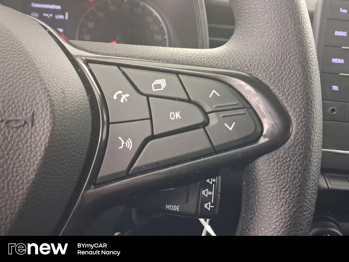 Renault Clio SCe 65 — photo 18