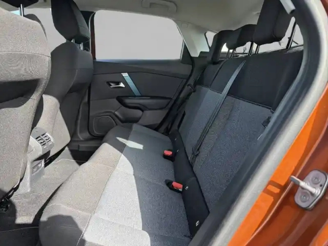 Citroën C4 e- 136 ch automatique — photo 32