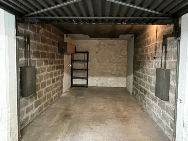 Garage fermé de 16 m² - Avenue du Rhône - Annecy centre