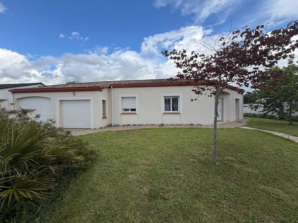 Maison de plain-pied d'une surface habitable de 110 m2 dans un cartier recherché proche des commodit