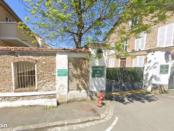 Parking/box 10 m² Saint-Germain-lès-Corbeil