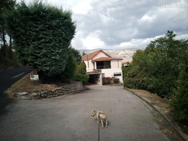 Studio avec terrasse et jardin