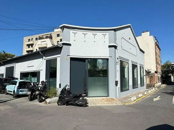 Bureaux 2 pièces 587 m²
