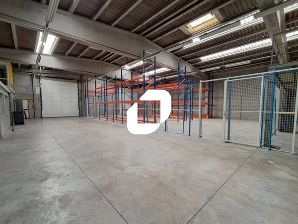 Local d'activité 772 m²