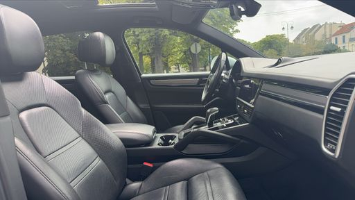 Porsche Cayenne 2.9  440 AWD BVA8 - S – 2017 – 113890 km – Essence – Boîte Automatique — photo 19