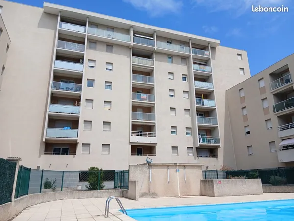 Colocation meublée pour 2 étudiant(e)s - Appartement T3 avec piscine de 66 m² avec 2 places de parki