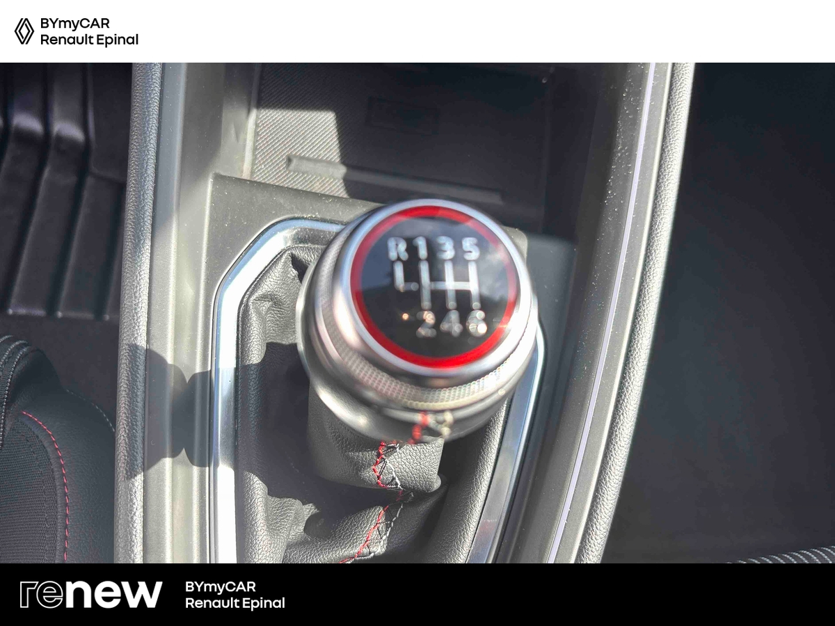 Renault Clio TCe 140 — photo 22