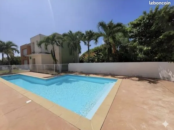 Appartement T2 non meublé Dampierre - Clim + Cuve + piscineAppartement T2 non meublé Dampierre - Cli