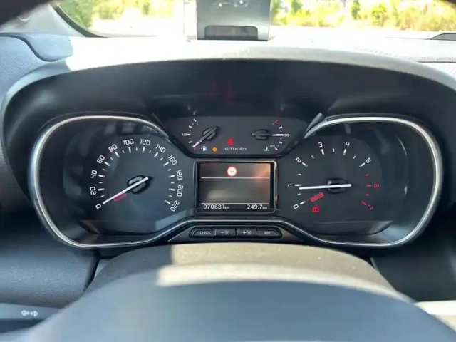 Citroën C3 Aircross bluehdi 100ch s&amp;s shine e6.d-temp — photo 11