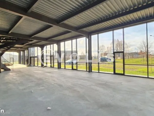 Local commercial 155 m²