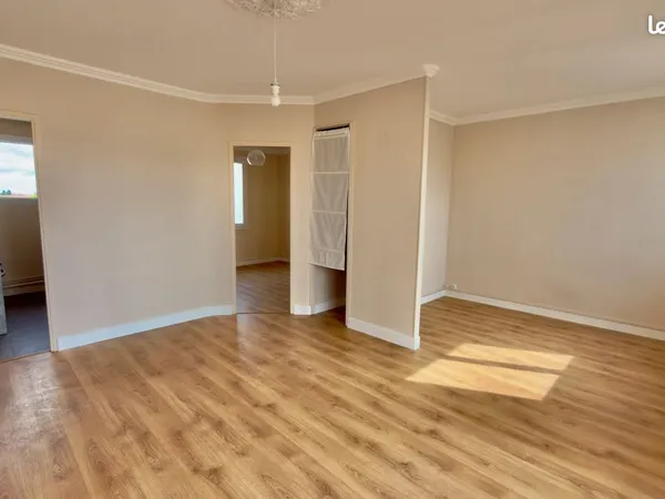 Montpellier Clemenceau - T2 traversant de 50 m² avec balcon - 195 000