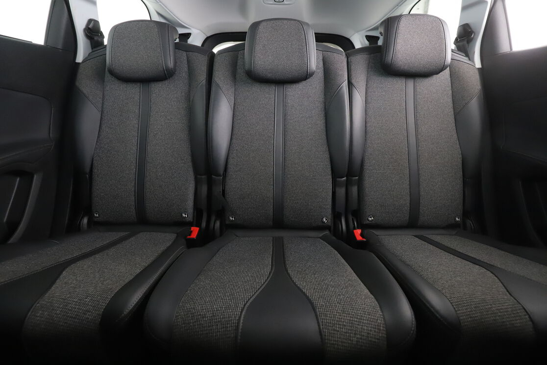 Peugeot 5008 1.5 Blue-HDi Allure — photo 14