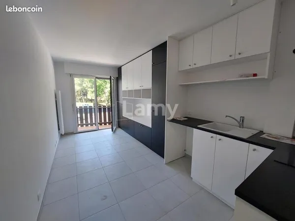 Studio 1 pièce 17 m²