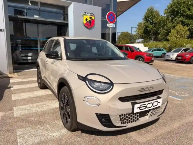 Fiat 600 e 156ch 54kwh icône step 2 — photo 1